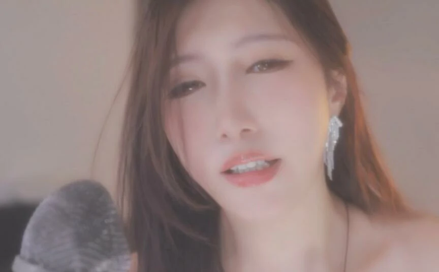 斗鱼主播“小一熟了吗”新作引爆热潮：〈新炮机表情挑战〉背后的创意与笑点！-橘喵